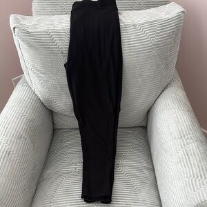 Torrid Black Leggings Sleek Stretchy Design/Fleece Interior Size 1= 14/16